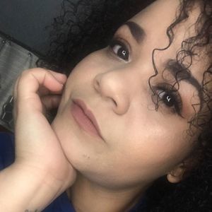 Meet your Posher, Ella